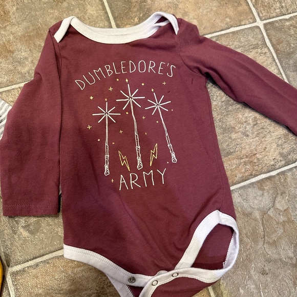 Bundle Harry Potter 18mo onesie set - Picture 4 of 6